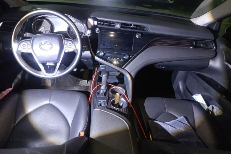 Used Toyota Camry 2019 2.0G Luxury Edition China VI Standard Center Console