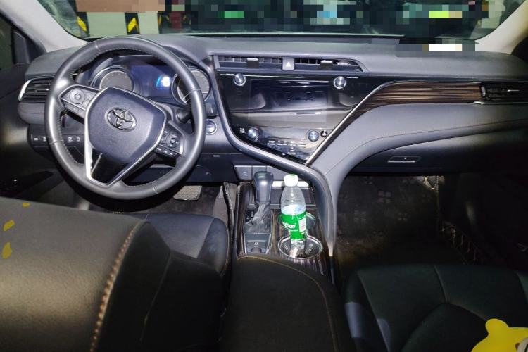 Used Toyota Camry 2019 Revised Version 2.0G Luxury Edition Center Console