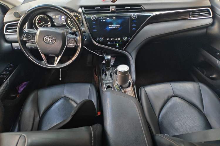 Used Toyota Camry 2019 2.5G Luxury Edition China VI Standard Center Console