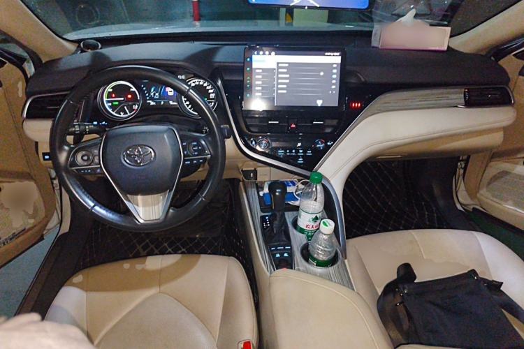 Used Toyota Camry 2019 Revised Version Dual-Engine 2.5 HG Luxury Edition Center Console