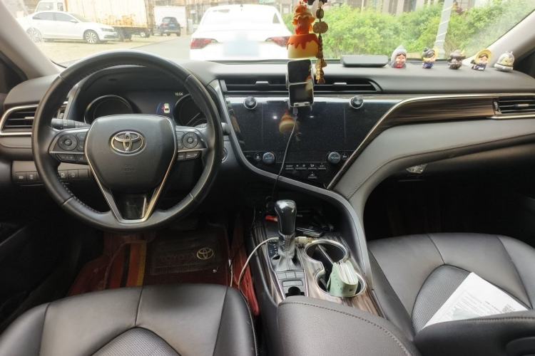 Used Toyota Camry 2019 2.5G Luxury Edition China VI Standard Center Console
