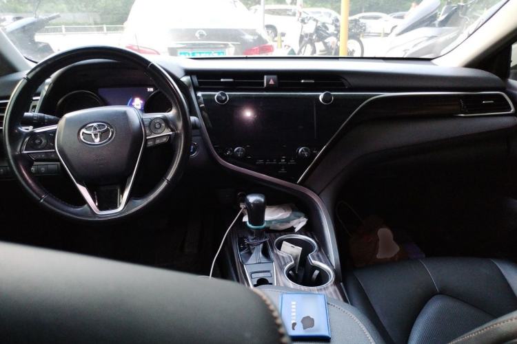 Used Toyota Camry 2019 2.0G Luxury Edition China VI Standard Center Console