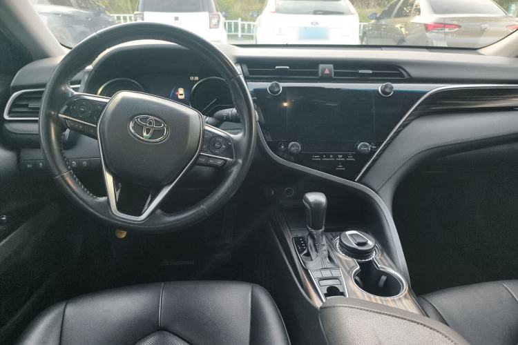 Used Toyota Camry 2019 2.5G Luxury Edition China VI Standard Center Console