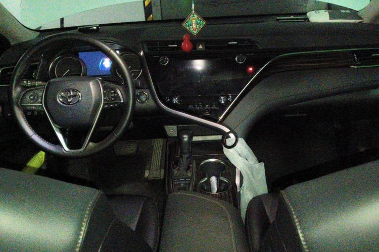 Used Toyota Camry 2019 2.5G Luxury Edition China VI Standard Center Console