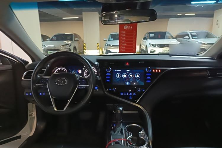 Used Toyota Camry 2019 Revised Version 2.0G Luxury Edition Center Console