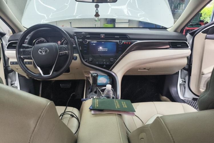 Used Toyota Camry 2019 Revised Version 2.0G Luxury Edition Center Console