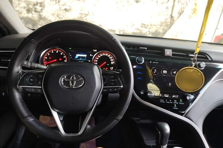 Used Toyota Camry 2019 Revised Version 2.5S Fēngshàng Edition Center Console