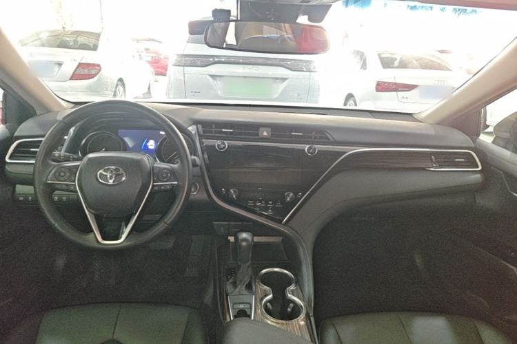 Used Toyota Camry 2019 2.0G Luxury Edition China VI Standard Center Console