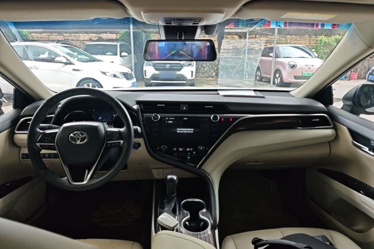 Used Toyota Camry 2019 Revised Version 2.0G Luxury Edition Center Console