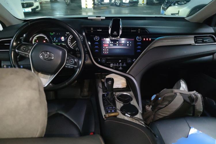 Used Toyota Camry 2019 Dual-Engine 2.5 HG Luxury Edition China VI Standard Center Console