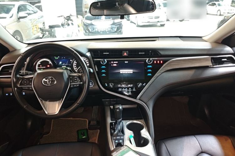 Used Toyota Camry 2019 Dual-Engine 2.5 HG Luxury Edition China VI Standard Center Console