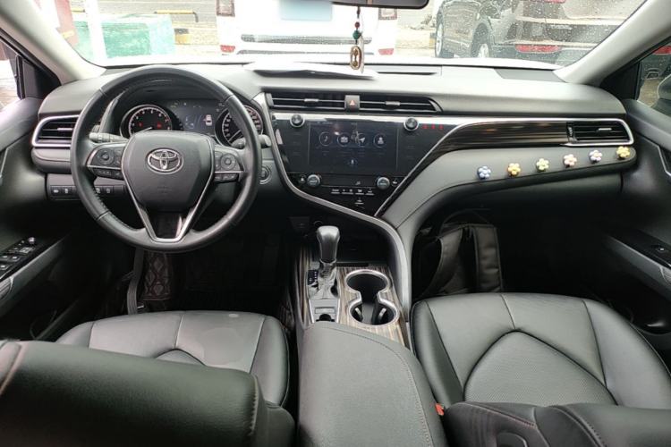Used Toyota Camry 2019 2.0G Luxury Edition China VI Standard Center Console