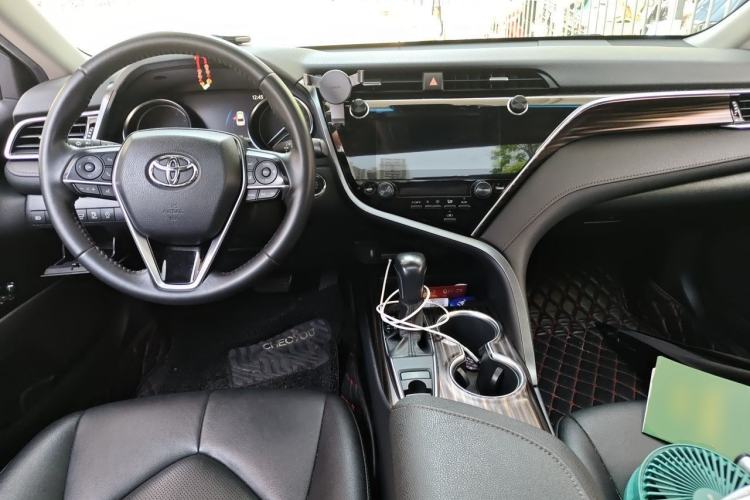 Used Toyota Camry 2019 Revised Version 2.0G Luxury Edition Center Console
