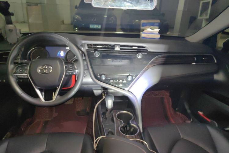 Used Toyota Camry 2019 Revised Version 2.0G Luxury Edition Center Console