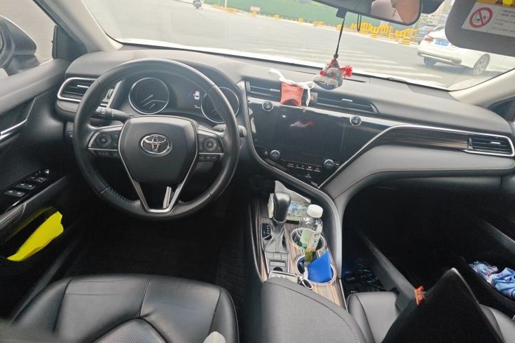 Used Toyota Camry 2019 2.5G Luxury Edition China VI Standard Center Console