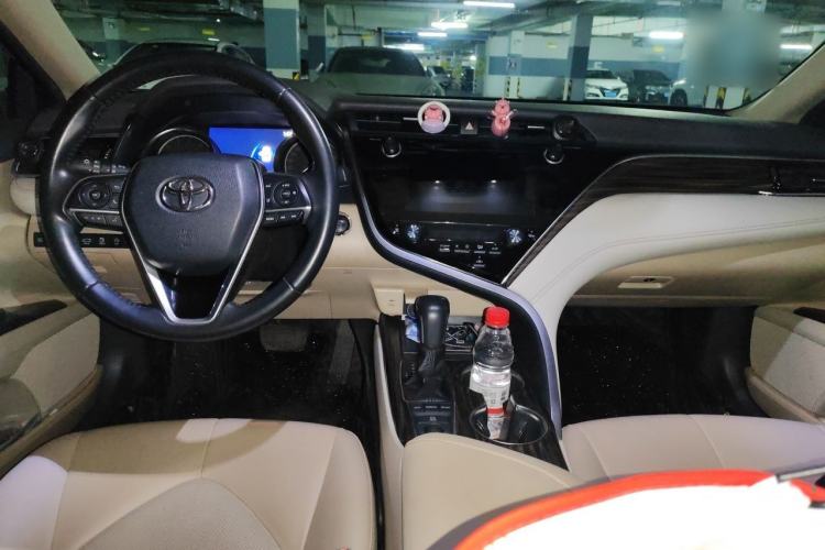Used Toyota Camry 2019 2.5G Luxury Edition China VI Standard Center Console