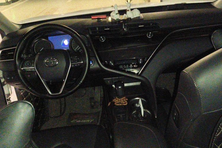 Used Toyota Camry 2019 2.0G Luxury Edition China VI Standard Center Console