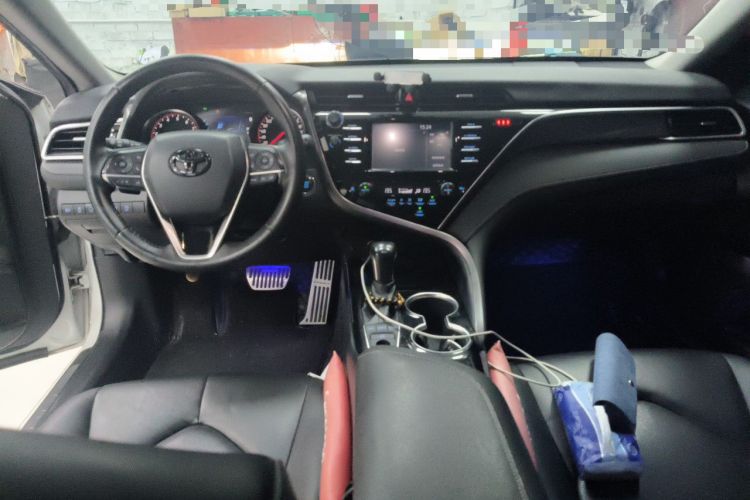 Used Toyota Camry 2019 2.5S FENGSHANG Version China VI Standard Center Console