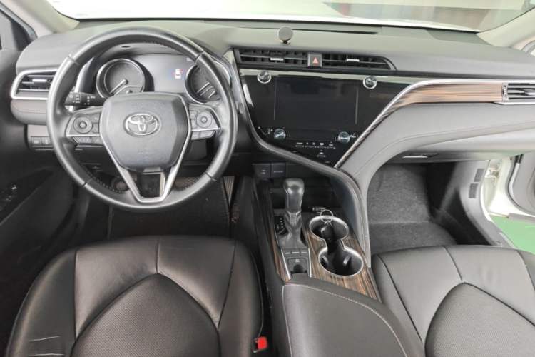 Used Toyota Camry 2019 2.5G Luxury Edition China VI Standard Center Console