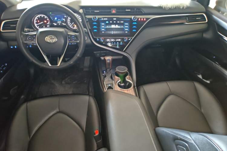 Used Toyota Camry 2019 Revised Version 2.0G Luxury Edition Center Console