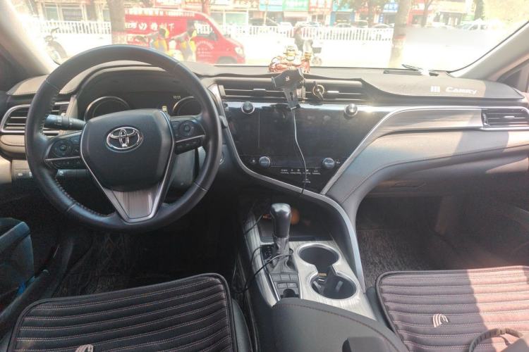 Used Toyota Camry 2019 Revised Version Dual-Engine 2.5 HG Luxury Edition Center Console