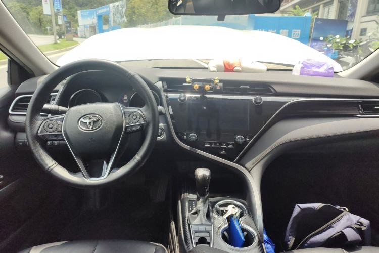Used Toyota Camry 2019 2.5G Luxury Edition China VI Standard Center Console