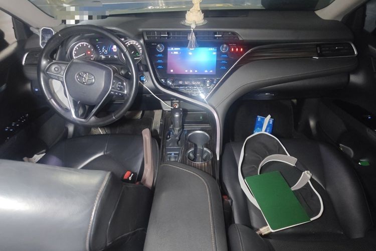 Used Toyota Camry 2019 2.0G Luxury Edition China VI Standard Center Console