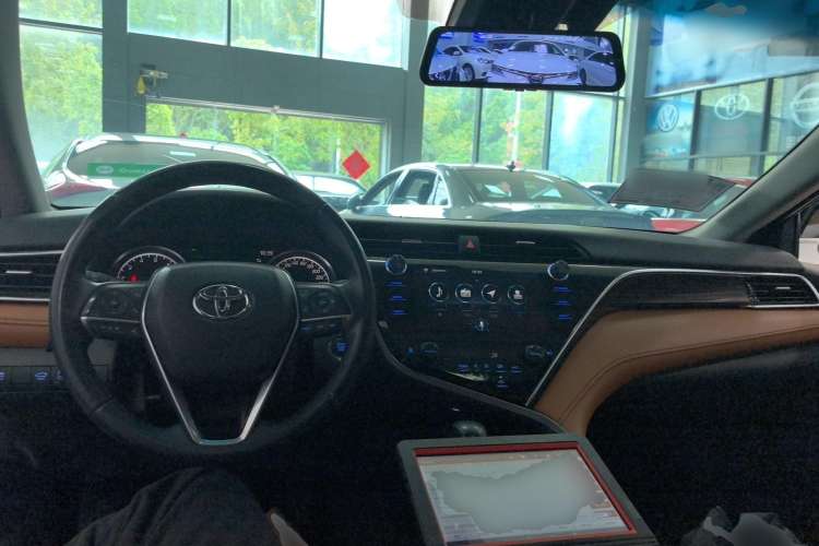 Used Toyota Camry 2019 Revised Version 2.0G Luxury Edition Center Console