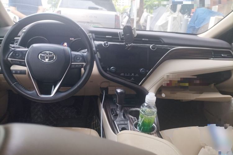 Used Toyota Camry 2019 2.5G Luxury Edition China VI Standard Center Console