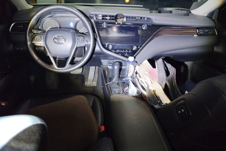 Used Toyota Camry 2019 2.0G Luxury Edition China VI Standard Center Console