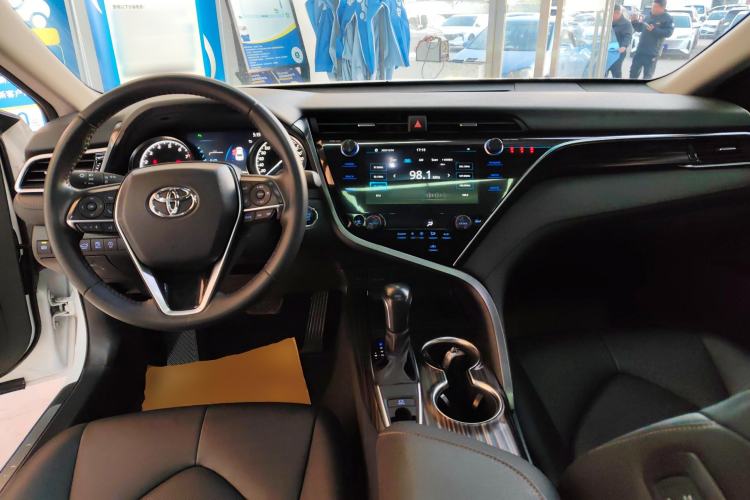 Used Toyota Camry 2019 Revised Version 2.0G Luxury Edition Center Console