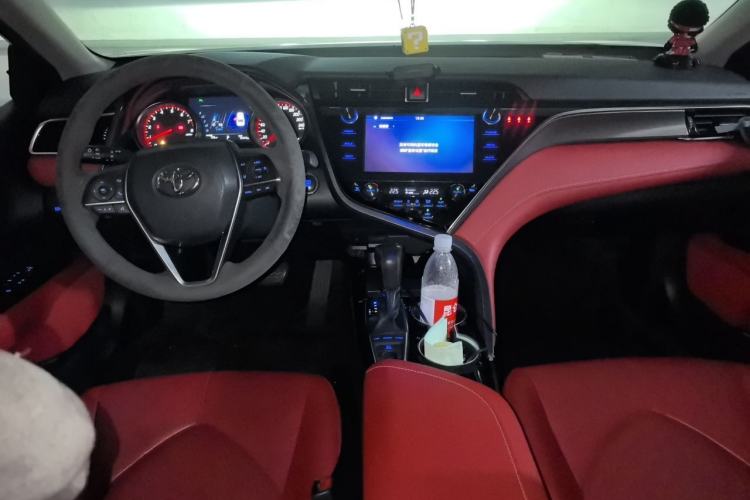 Used Toyota Camry 2019 2.5S FENGSHANG Version China VI Standard Center Console