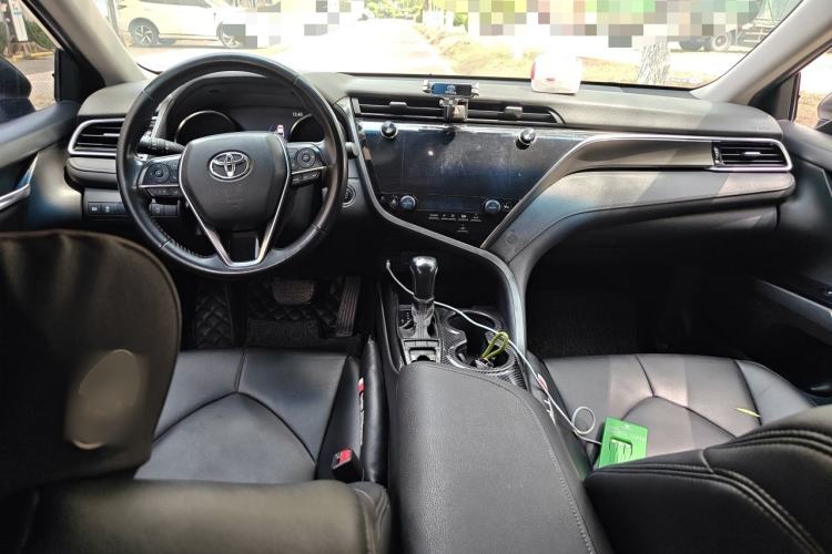 Used Toyota Camry 2019 2.0S FENGSHANG Version China V Standard Center Console