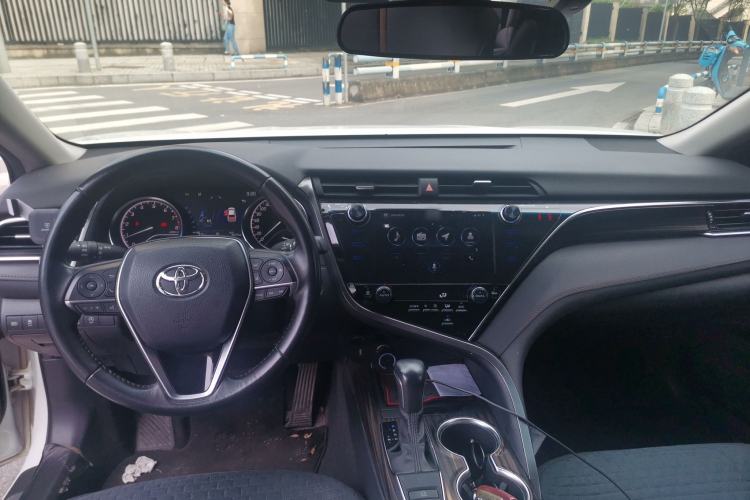 Used Toyota Camry 2019 2.0G Luxury Edition China V Standard Center Console