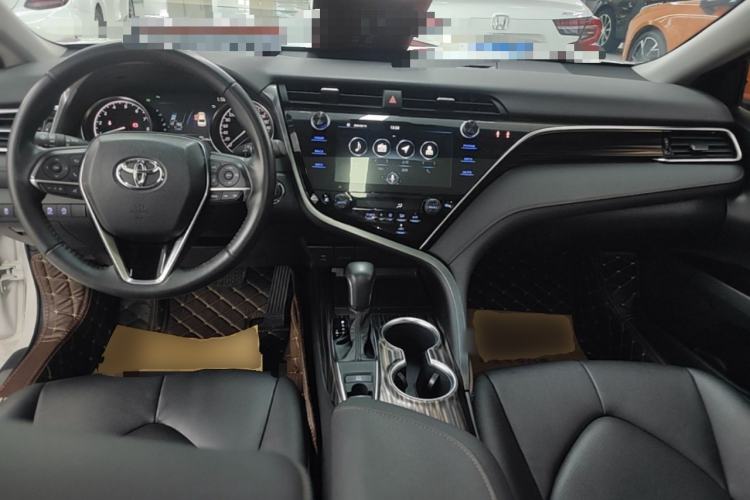 Used Toyota Camry 2019 Revised Version 2.0G Luxury Edition Center Console