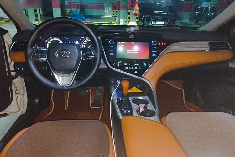 Used Toyota Camry 2019 Revised Version Dual-Engine 2.5 HG Luxury Edition Center Console