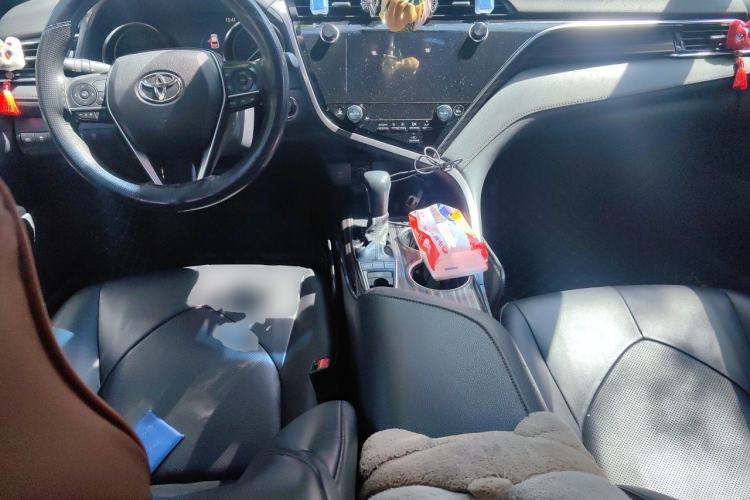 Used Toyota Camry 2019 2.5G Luxury Edition China VI Standard Center Console