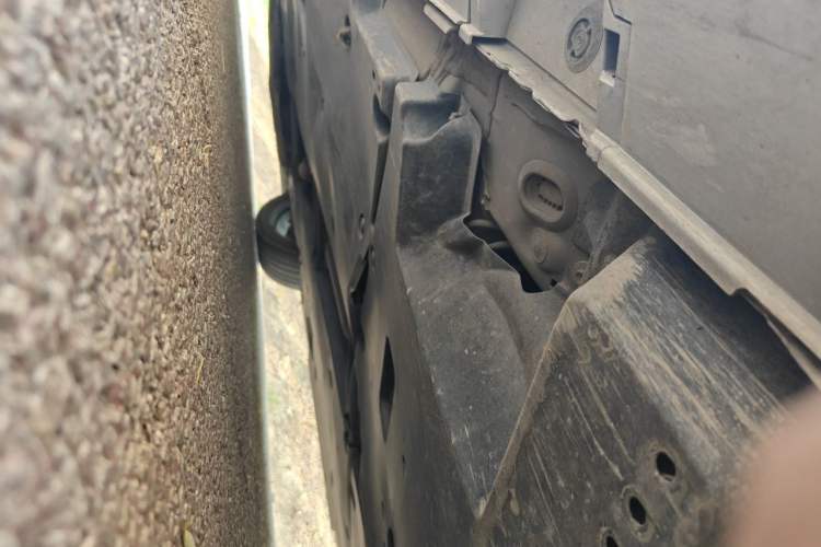 Used Toyota Camry 2019 2.0S FENGSHANG Version China V Standard Chassis Rear Left