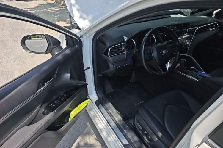 Used Toyota Camry 2019 2.0G Luxury Edition China VI Standard Driver Seat