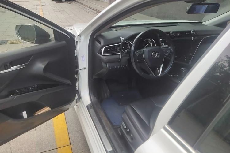 Used Toyota Camry 2019 2.0G Luxury Edition China VI Standard Driver Seat