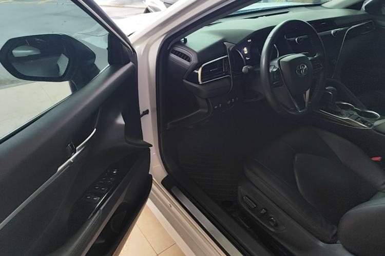 Used Toyota Camry 2019 2.0G Luxury Edition China VI Standard Driver Seat