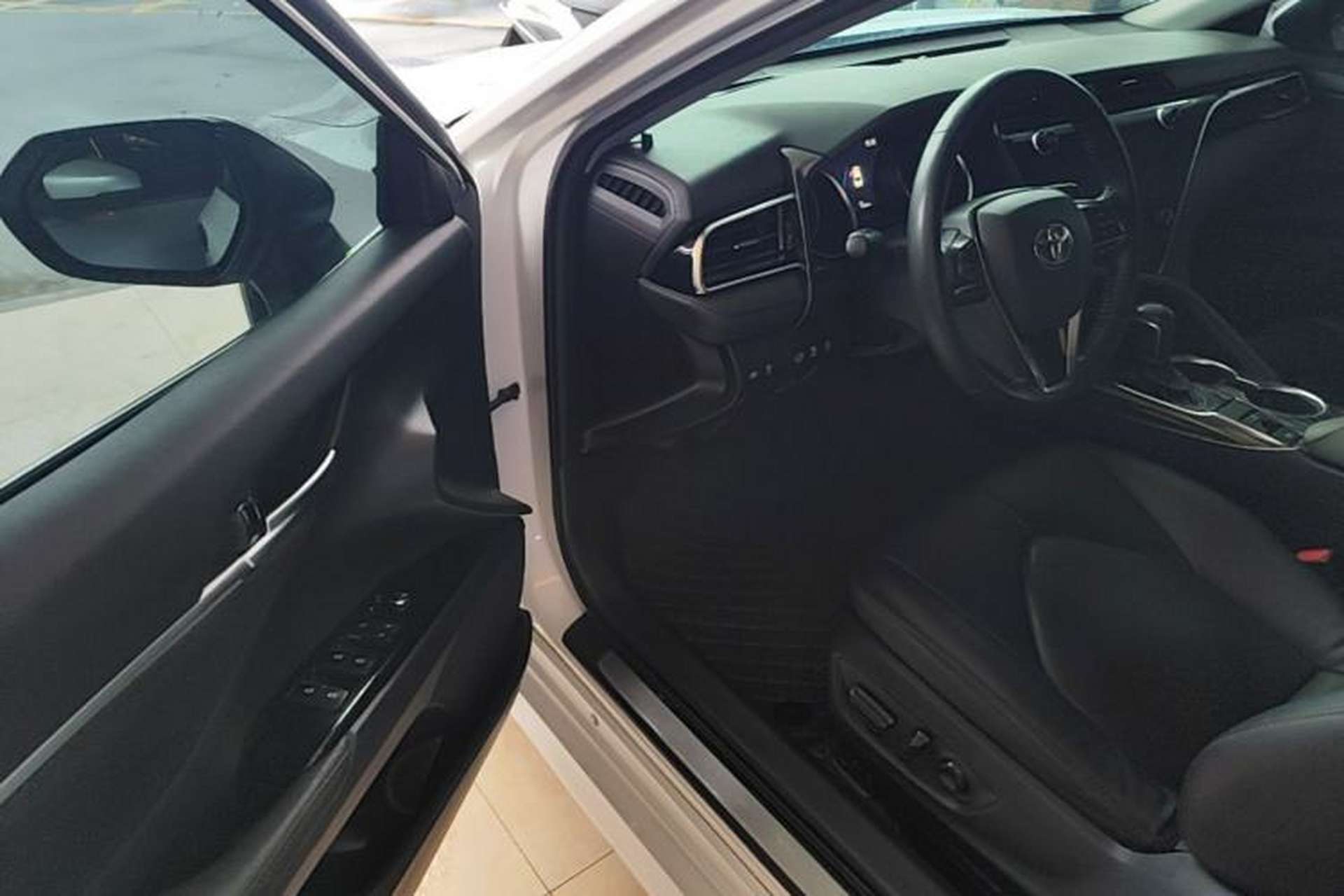 Used Toyota Camry 2019 2.0G Luxury Edition China VI Standard Driver Seat