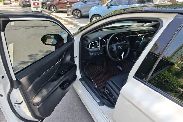 Used Toyota Camry 2019 2.5S FENGSHANG Version China VI Standard Driver Seat