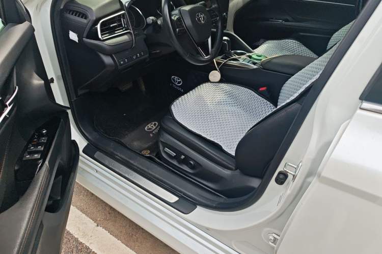 Used Toyota Camry 2019 2.0G Luxury Edition China VI Standard Driver Seat