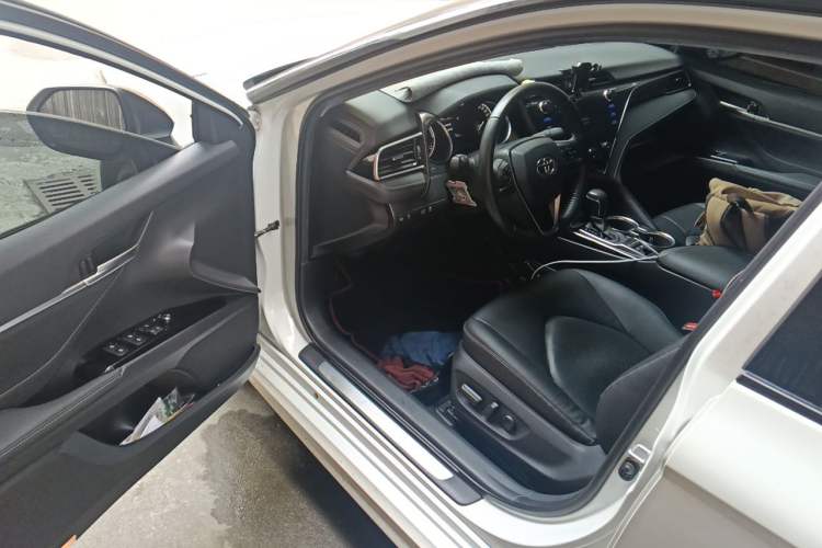 Used Toyota Camry 2019 2.5S FENGSHANG Version China VI Standard Driver Seat