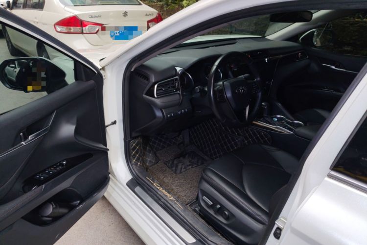 Used Toyota Camry 2019 2.0G Luxury Edition China VI Standard Driver Seat