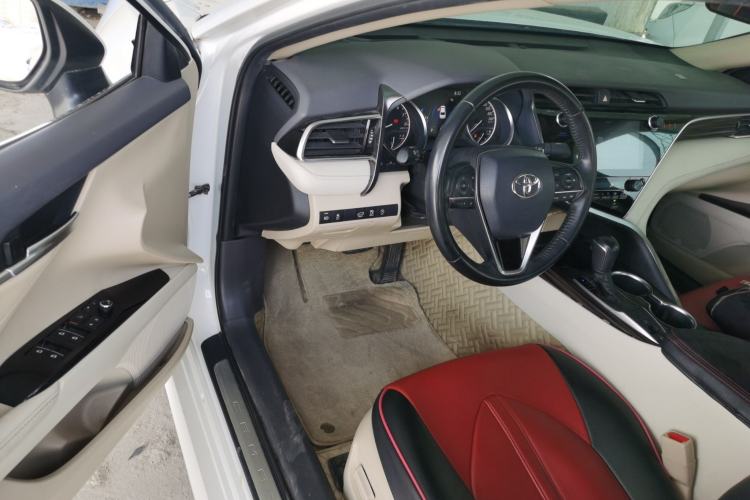 Used Toyota Camry 2019 2.0G Luxury Edition China VI Standard Driver Seat