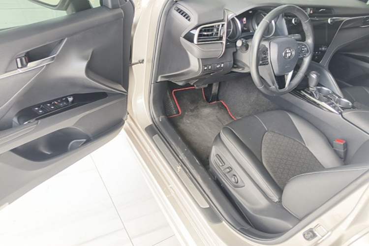 Used Toyota Camry 2019 Dual-Engine 2.5HS FENGSHANG Edition China VI Standard Driver Seat