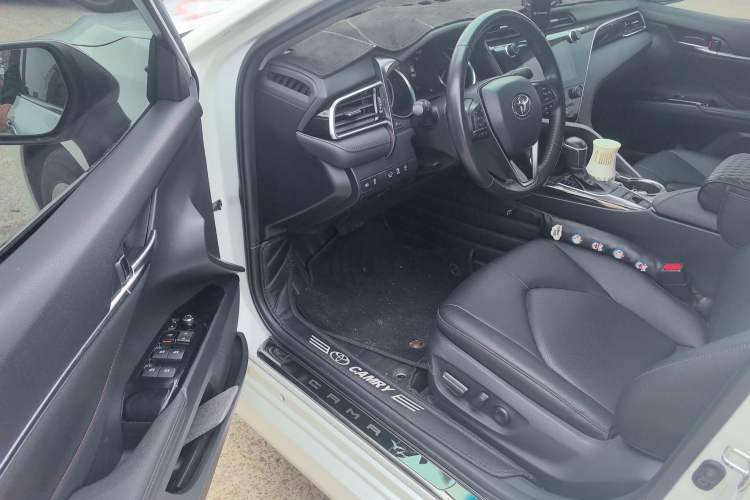 Used Toyota Camry 2019 2.0G Luxury Edition China VI Standard Driver Seat
