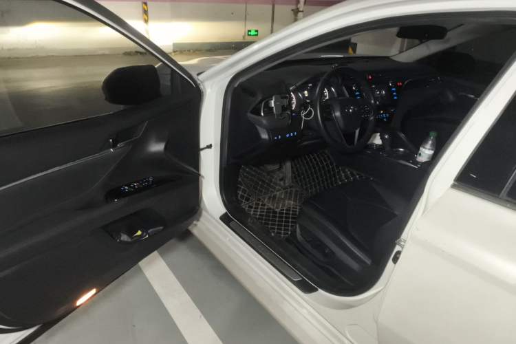 Used Toyota Camry 2019 2.0G Luxury Edition China VI Standard Driver Seat
